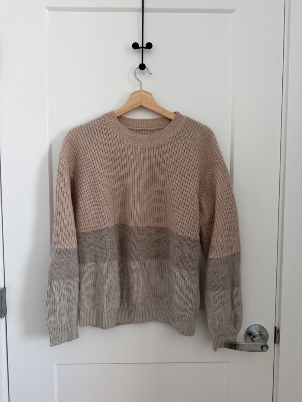 Neutral Colorblock Crewneck Sweater - women
